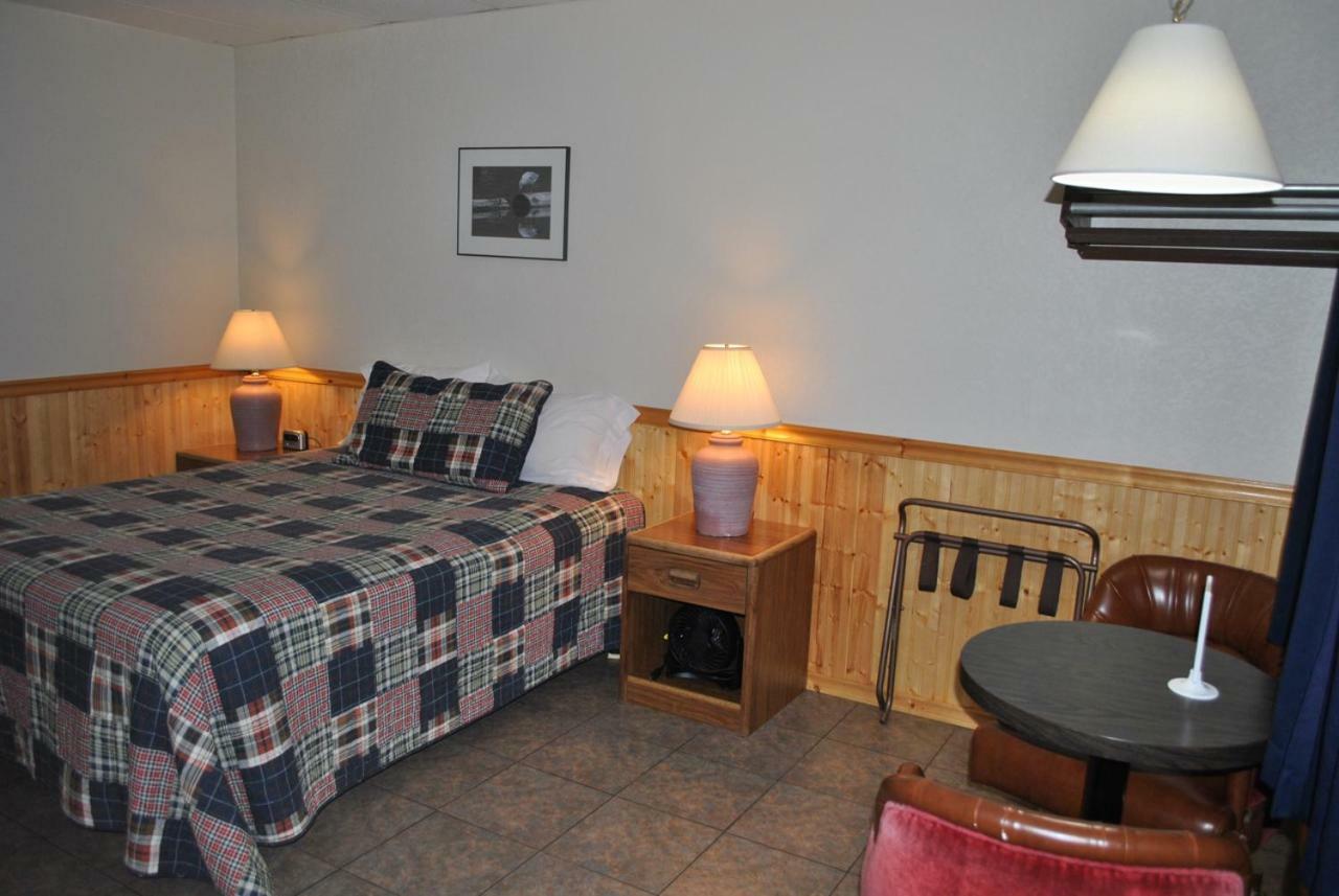 Aspen Inn Fort Klamath Buitenkant foto