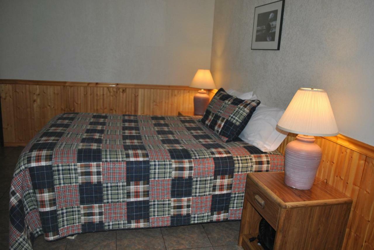 Aspen Inn Fort Klamath Buitenkant foto