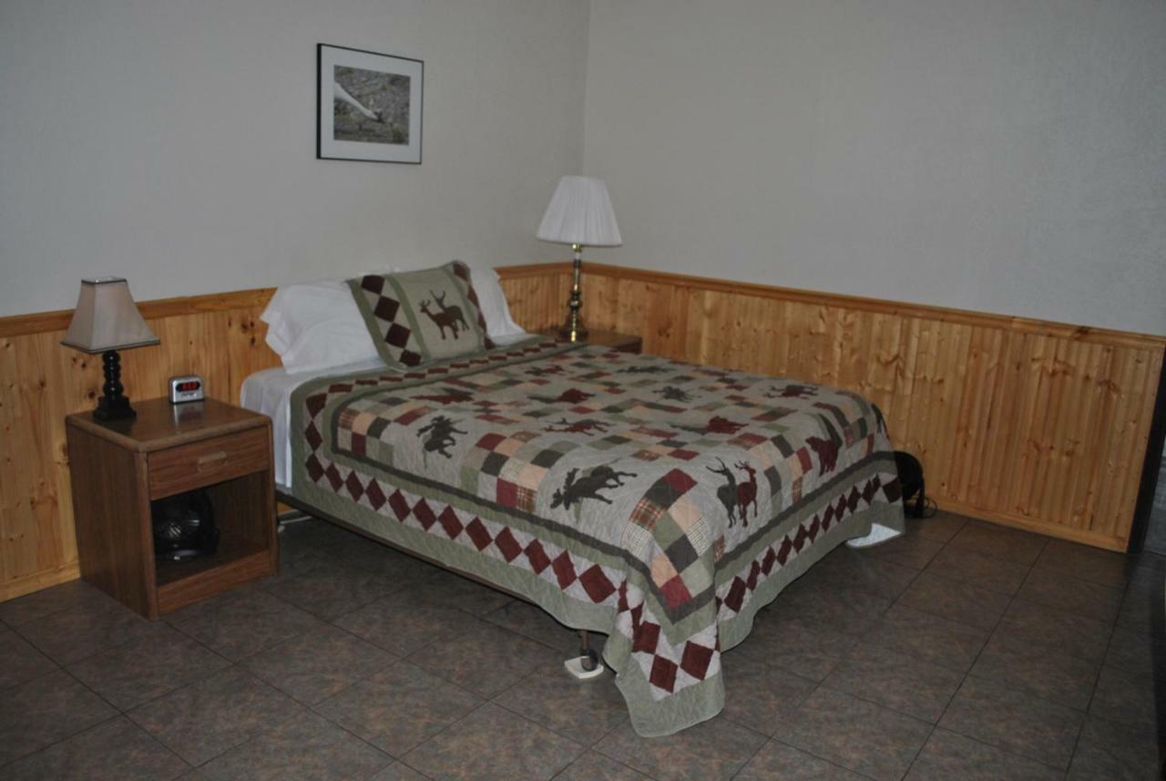 Aspen Inn Fort Klamath Buitenkant foto