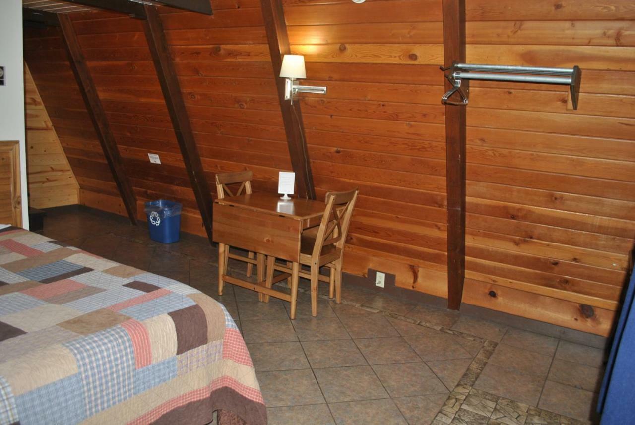 Aspen Inn Fort Klamath Buitenkant foto