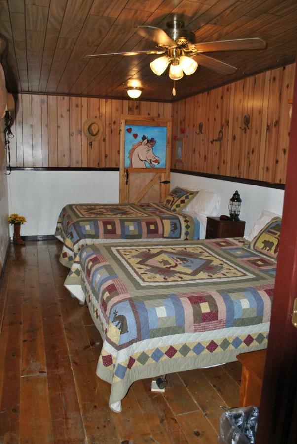 Aspen Inn Fort Klamath Buitenkant foto
