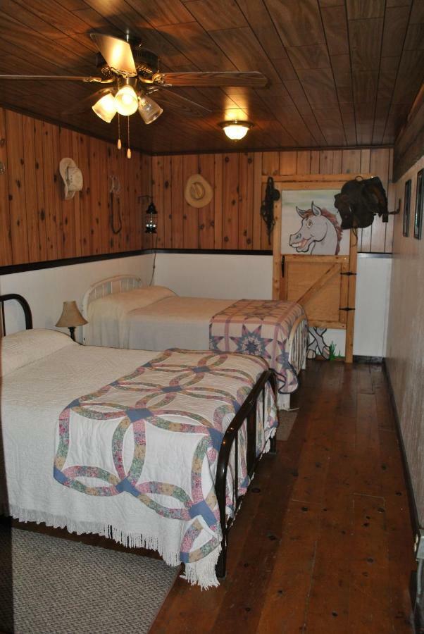 Aspen Inn Fort Klamath Buitenkant foto